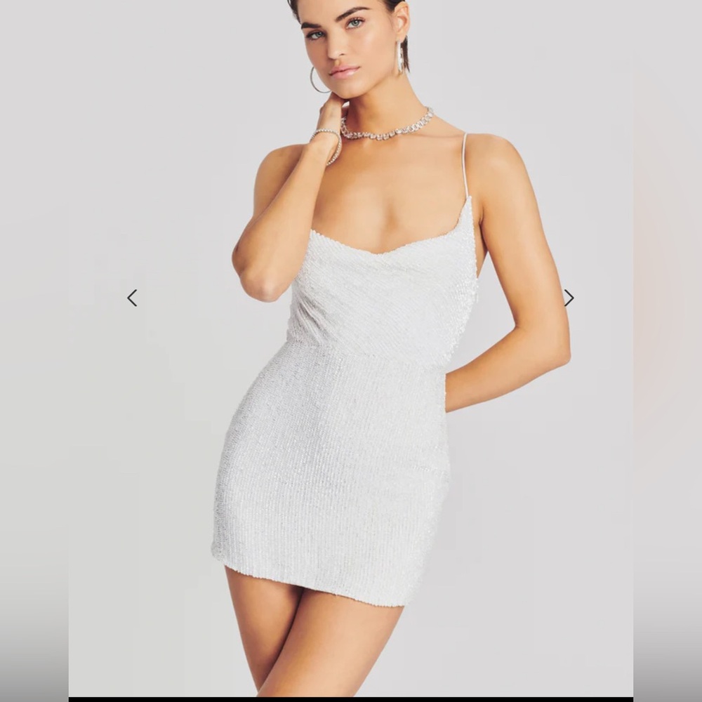 Retrofête JILL SEQUIN DRESS NWT
Size XS Color: Moonglow White - Picture 8 of 17